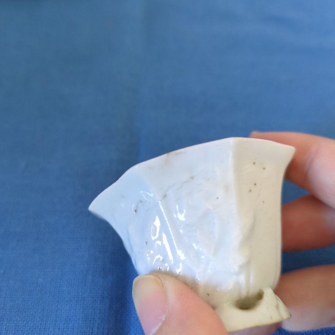 【骨董品】古い白磁のお猪口　酒器　ぐい呑み