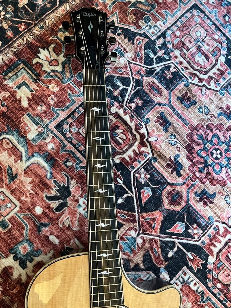 Lattelina さん　Taylor 812ce V-Class
