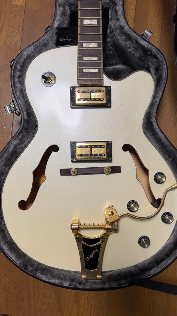 ギター Epiphone Emperor Swingster e