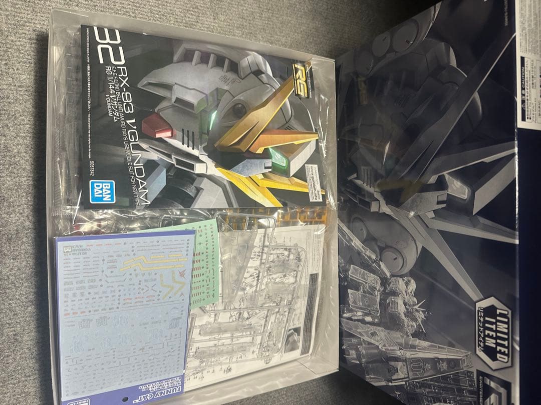 RG 1/144 νガンダムHWS [クリアカラー] + デカール　新品未組立