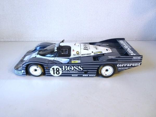 特価 MINICHAMPS (1/18) ポルシェ 956L