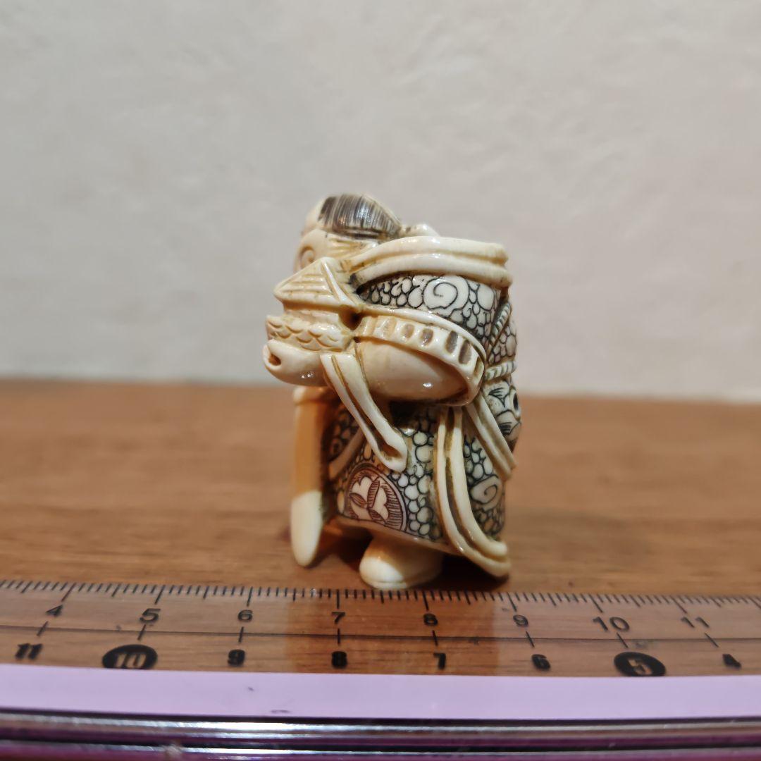 時代提物 七福神根付 天然素材 在銘【毘沙門天】高さ約4.8cm 重さ約32ｇ