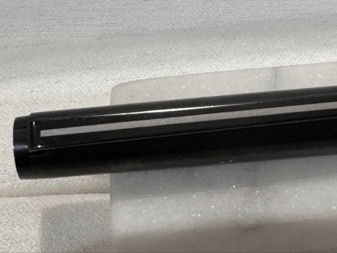 【美品】モンブラン No1124 万年筆 漆黒ロードナイト鉱加工