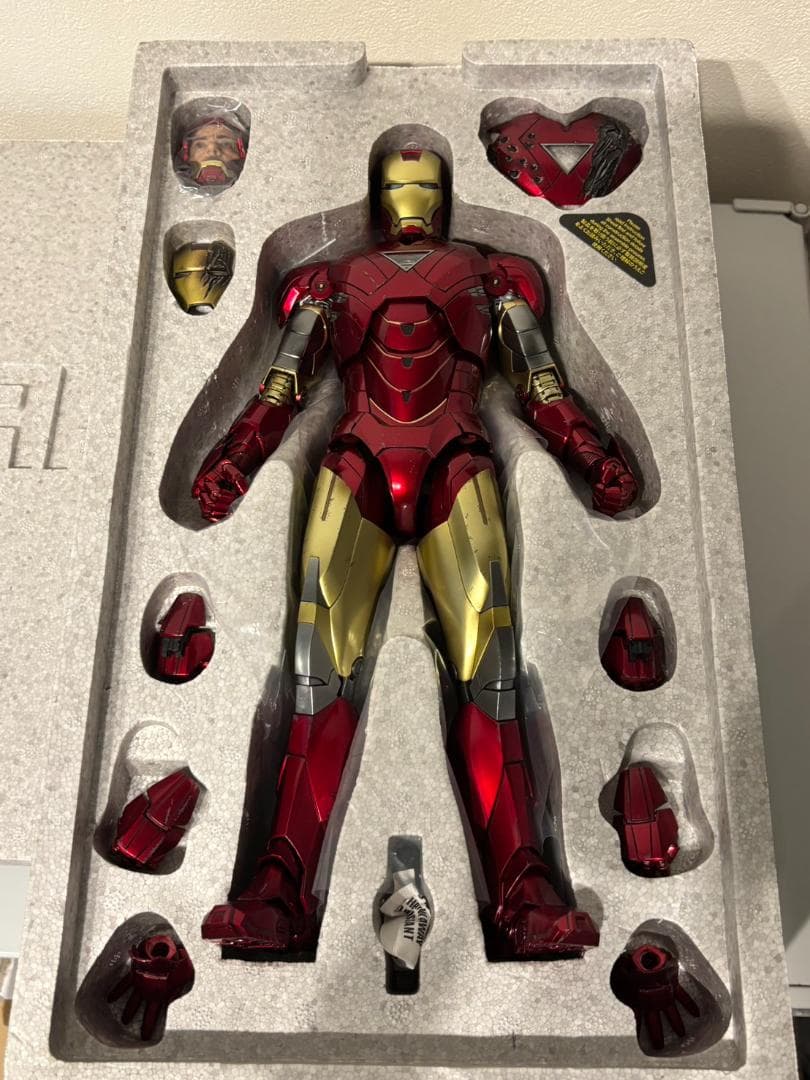 ホットトイズ1/6　アイアンマン・マーク6(ダイキャスト製)