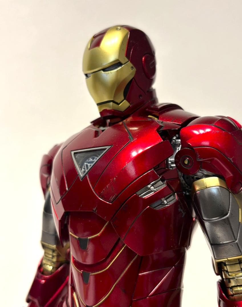 ホットトイズ1/6　アイアンマン・マーク6(ダイキャスト製)