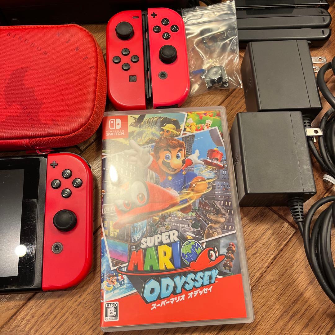 任天堂Switch本体・予備コントローラー2個・マリオオデッセイ他色々❗️