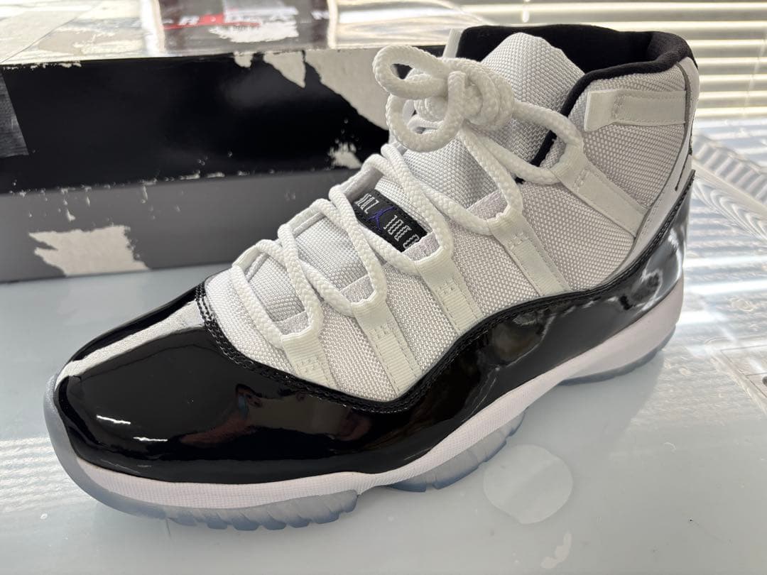 シューズ(男性用) NIKE AIR JORDAN11 RETRO