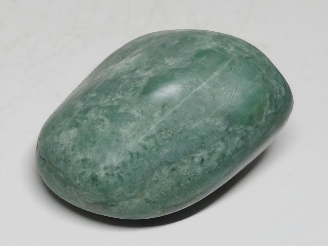 緑塊 43g 翡翠 ヒスイ 原石 鑑賞石 自然石 誕生石 鉱物 鉱石 水石