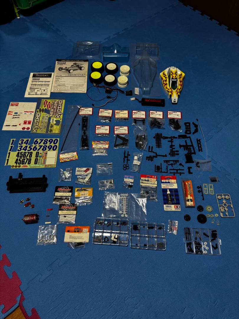 京商　ULTIMA RB5 沢山のオマケ付、ジャンク品扱いで