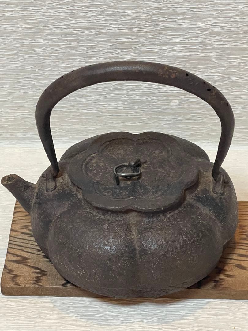 南部鉄器　鉄瓶　鋳鉄製花型急須 花型　アンティーク　置物　時代物