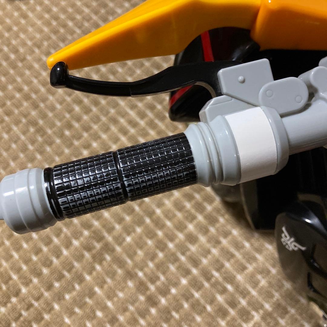 バンダイ 仮面ライダークウガ 乗用バイク ビートチェイサー2000 三輪車当時物