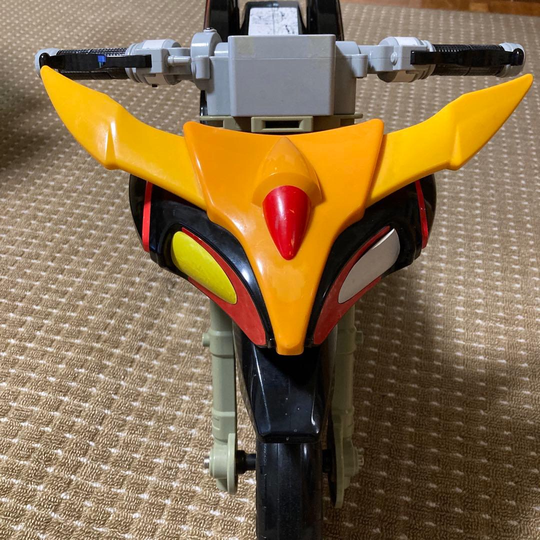バンダイ 仮面ライダークウガ 乗用バイク ビートチェイサー2000 三輪車当時物