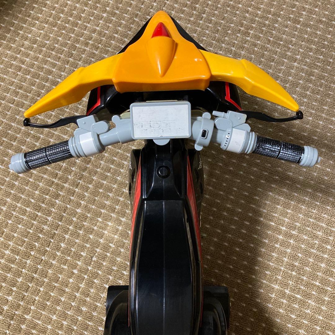 バンダイ 仮面ライダークウガ 乗用バイク ビートチェイサー2000 三輪車当時物
