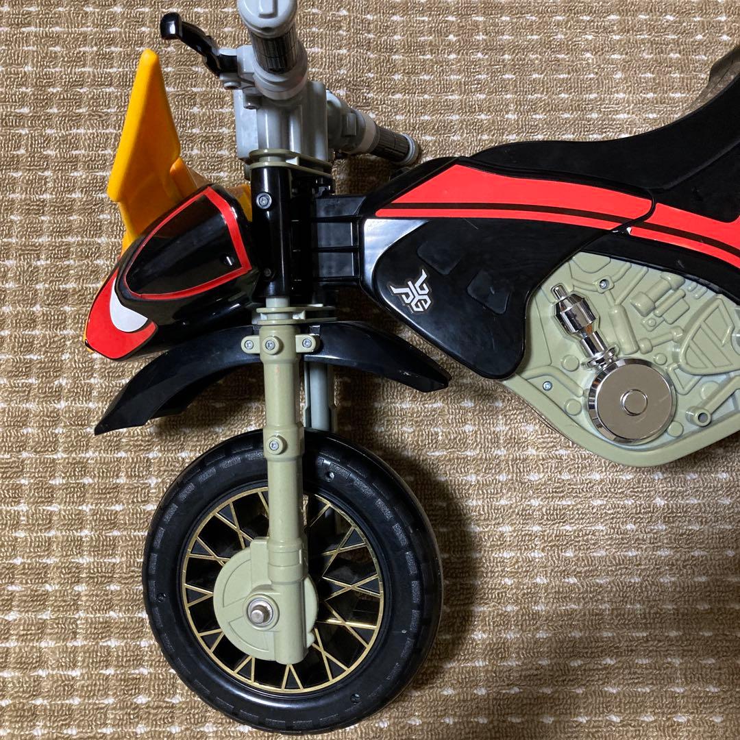 バンダイ 仮面ライダークウガ 乗用バイク ビートチェイサー2000 三輪車当時物