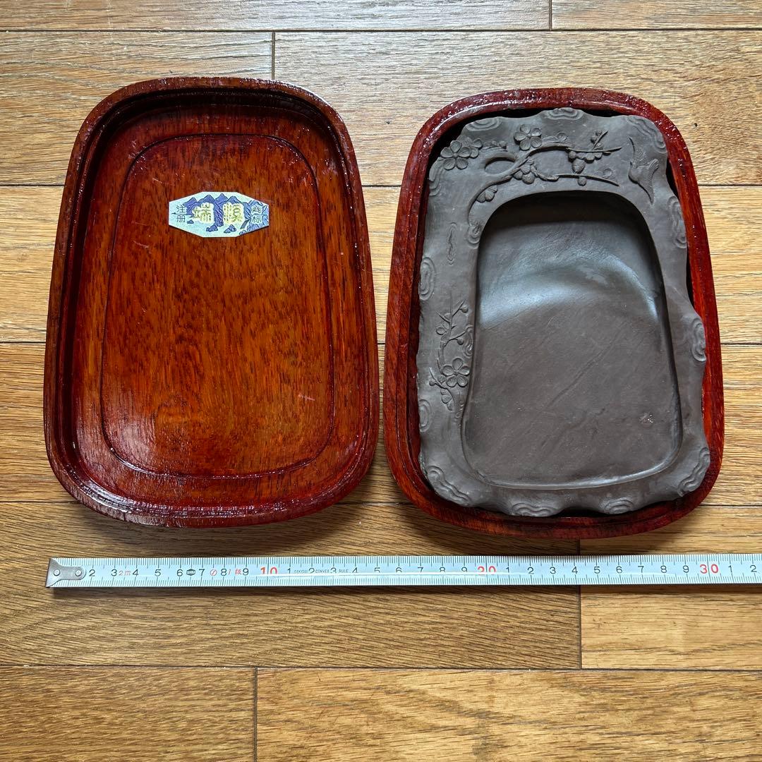 旧蔵コレクション【中国貴重端渓古硯】大き目サイズ四辺細工彫刻梅鶯図　新品未使用