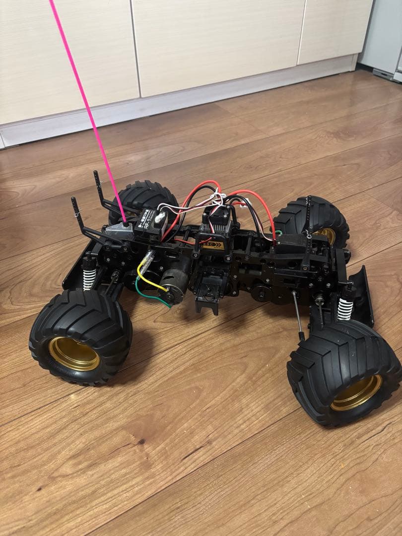 ブラックフット　ツインモーター　4WD