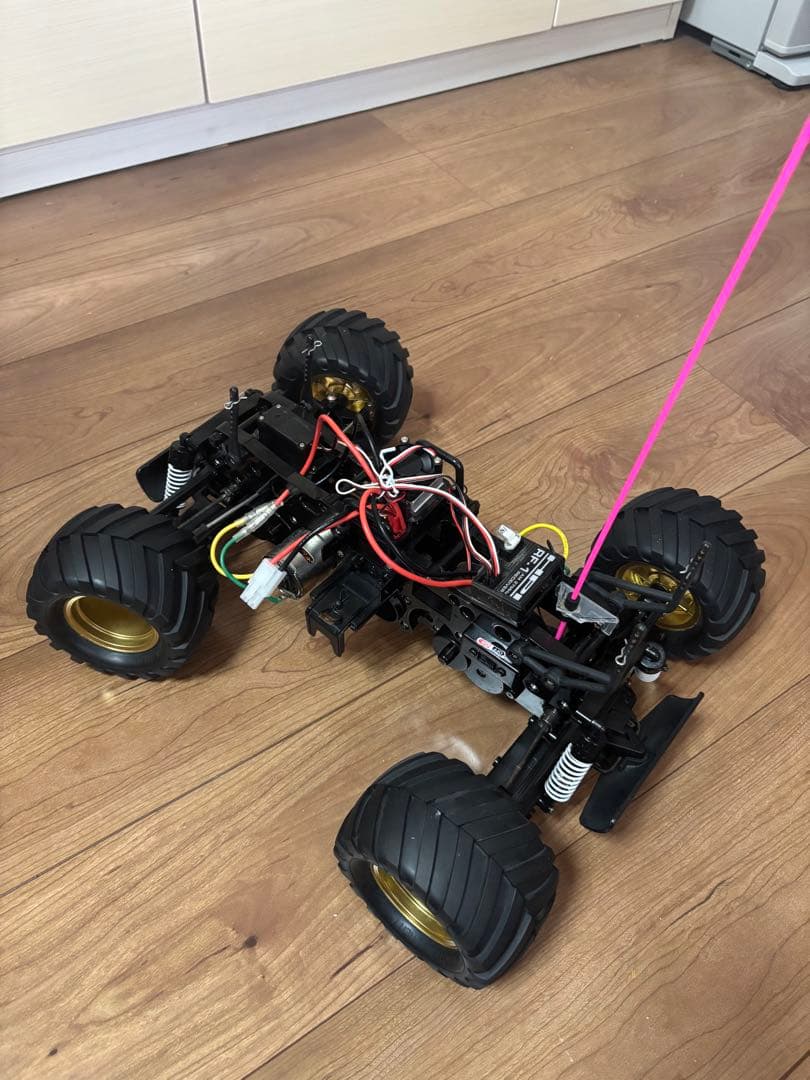 ブラックフット　ツインモーター　4WD