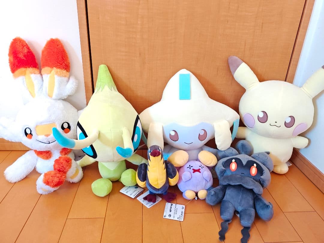 ポケモンぬいぐるみ８点♥ピカチュウジラーチヒバニーセレビィゴースマーシャドー等♥