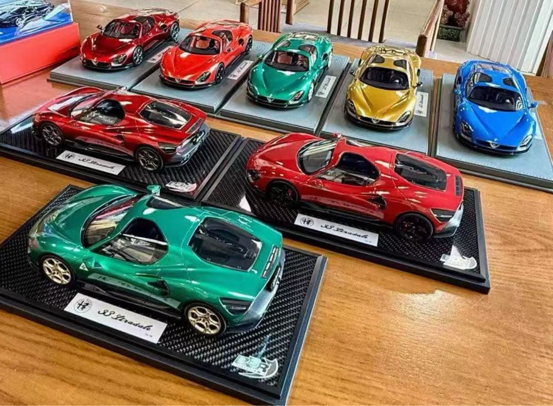 新品希少 BBR 1/18 アルファ ロメオ 33 Stradale ミニカー