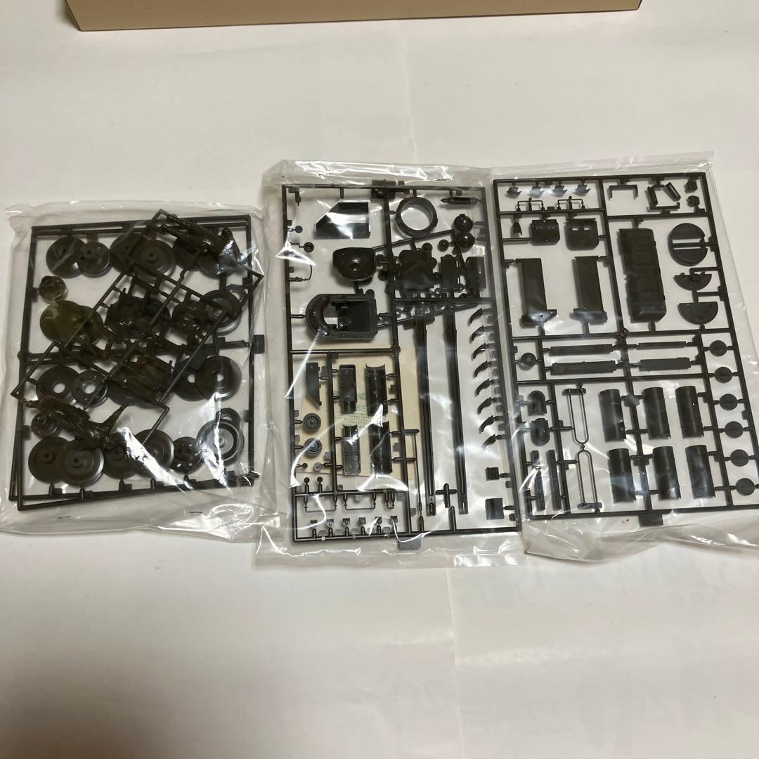 1/25デラックスシリーズNo.10ソビエト襲撃砲戦車ジューコフ R Eモーター