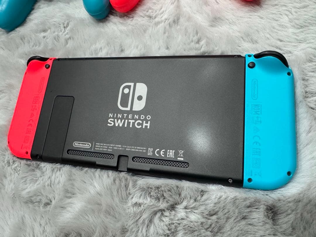 Nintendo Switch 本体　赤/青 Joy-Con 箱付き　ソフト5