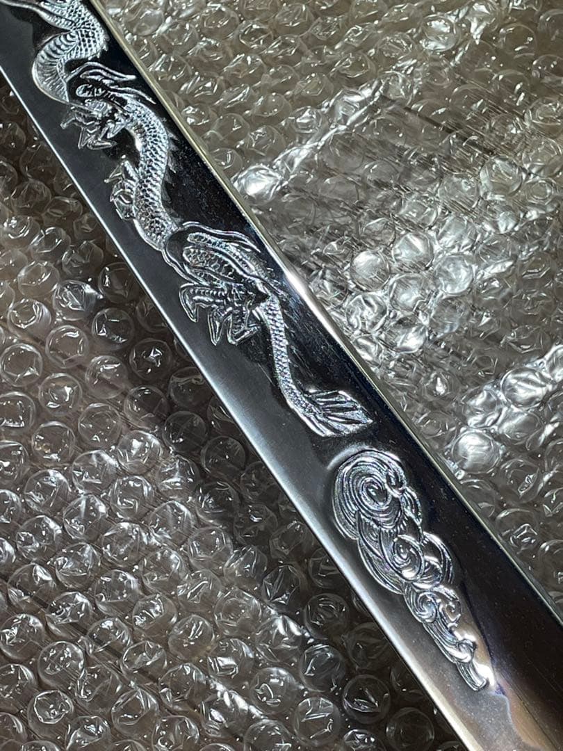 高級武具♢模造刀／レプリカ☆美品☆陣太刀☆ 刀身に竜の彫り物　観賞用