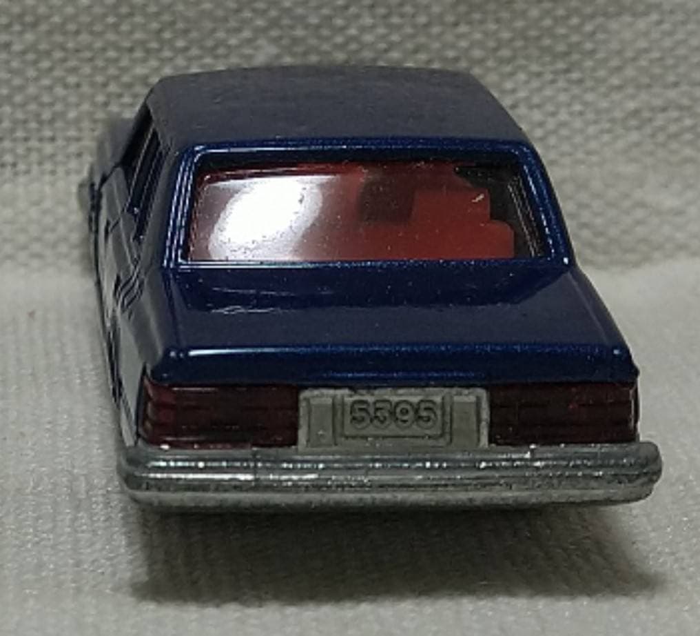 トミカ黒箱 55-3 クラウン2800ロイヤルサルーン　スーパーギフト　黒箱付き