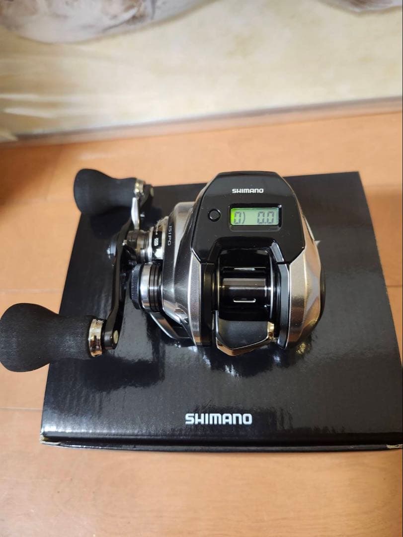 中古美品シマノ　18エンゲツプレミアム151PG