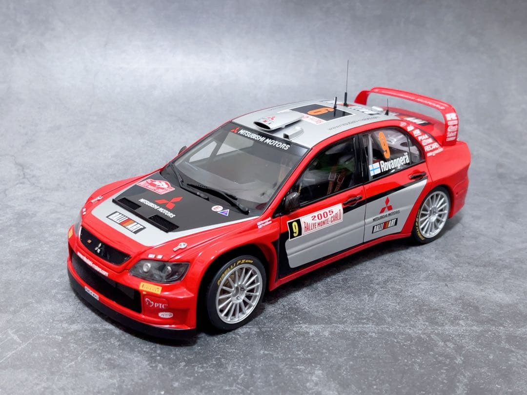 オートアート1/18 三菱ランサー WRC05 ロバンペラ #9