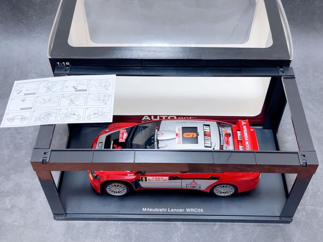 オートアート1/18 三菱ランサー WRC05 ロバンペラ #9