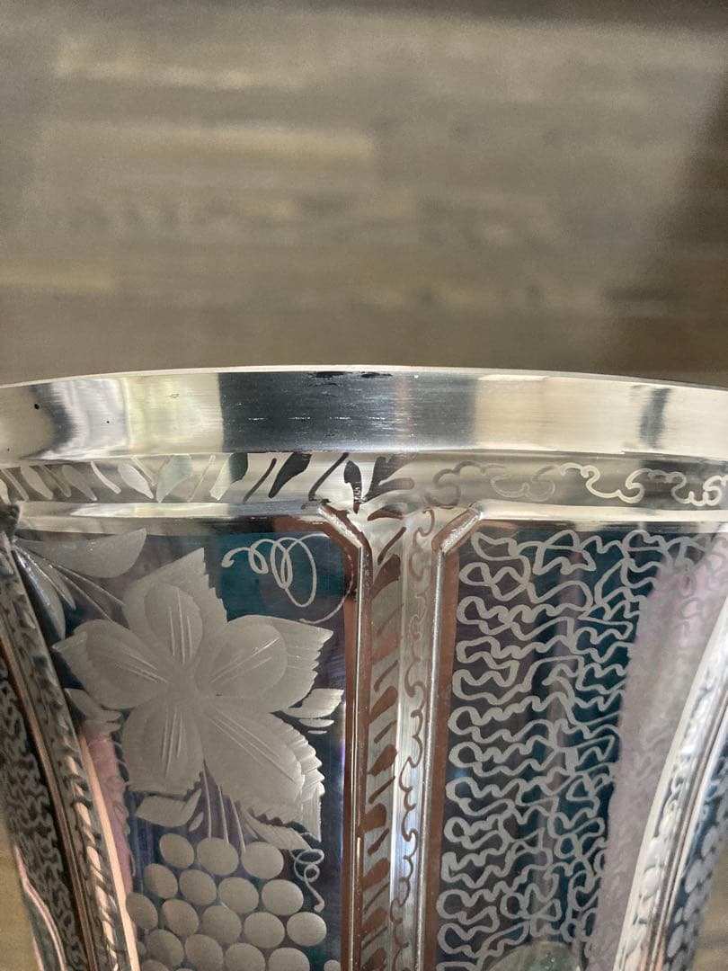 ボヘミアングラス　エーゲルマンモドレー　花瓶