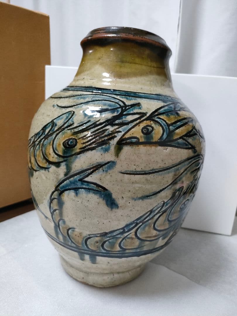 やちむん金城次郎　壺　 魚紋（5）＋海老魚紋（3）計８　希少品　高さ 28cm