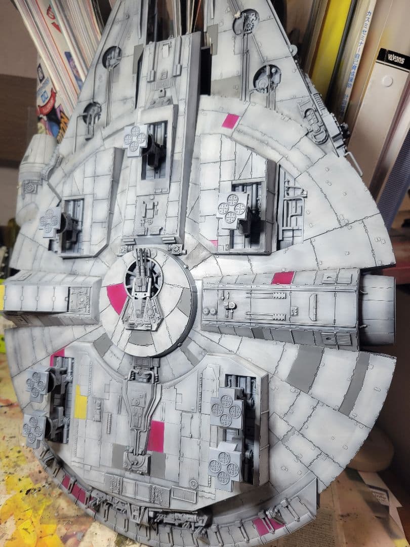 ミレニアム・ファルコン 1/72スケールモデル　完成品