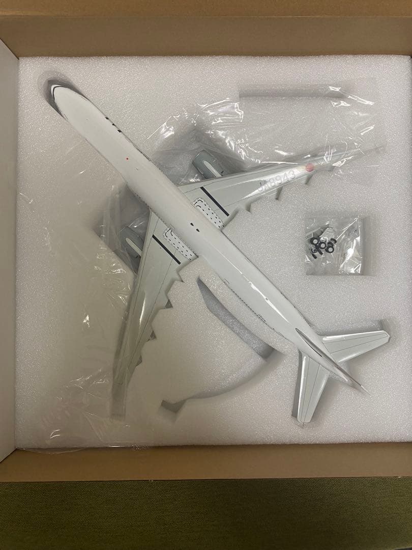 u*p様 JAL Boeing 777-300 1/200スケール