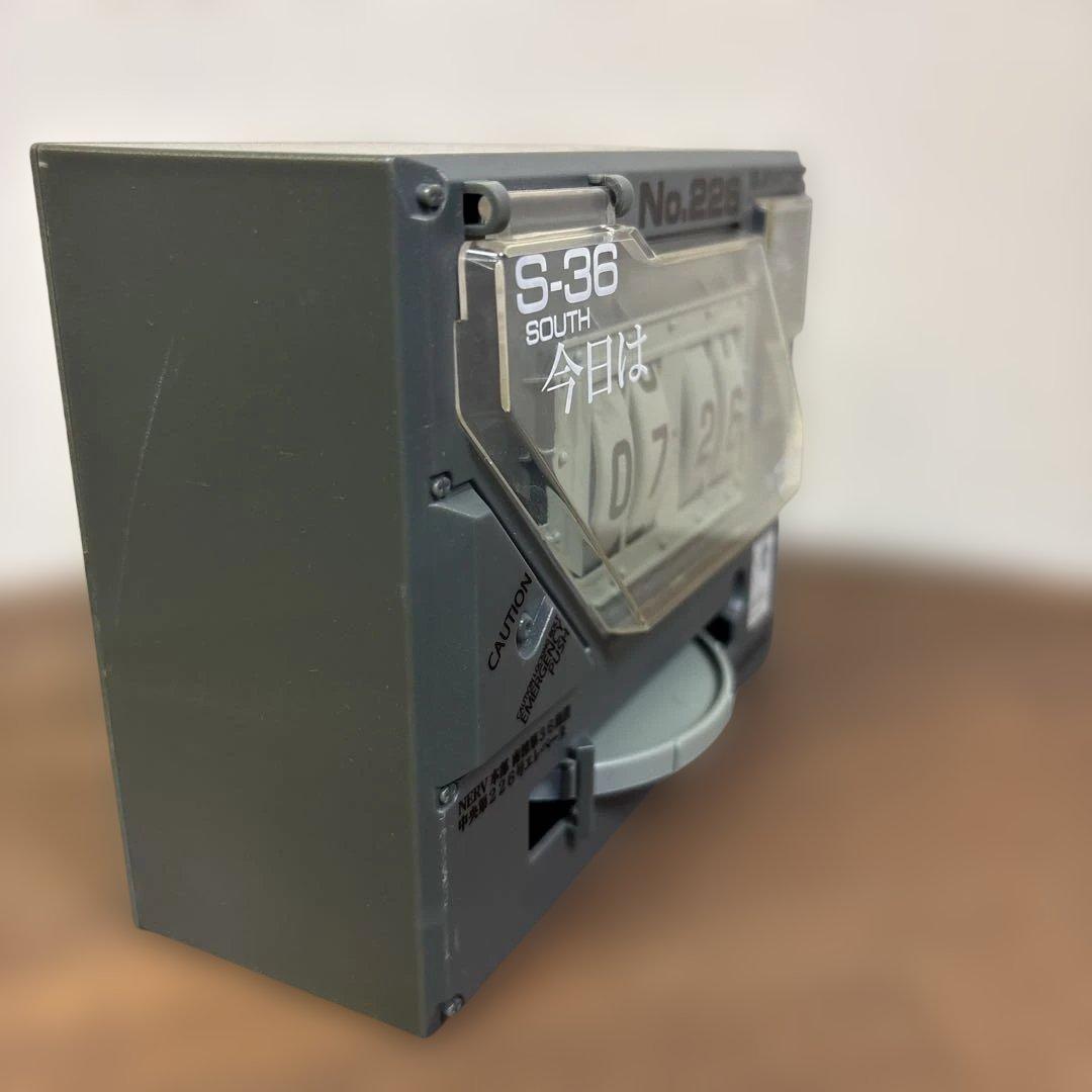 ヱヴァンゲリヲン 万年カレンダー エヴァ レア物 希少 NERV本部エレベータ