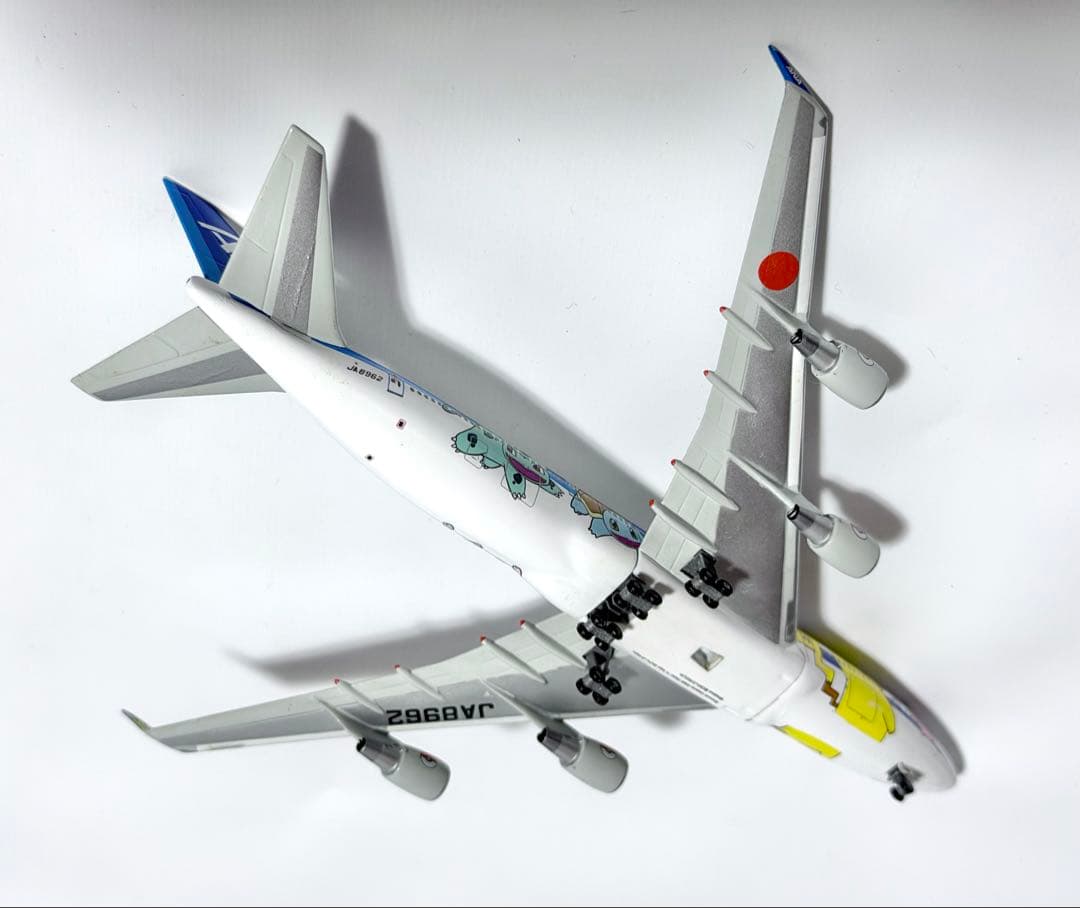全日空商事 1/500 B747-400 ANAポケモンジェット NH50028