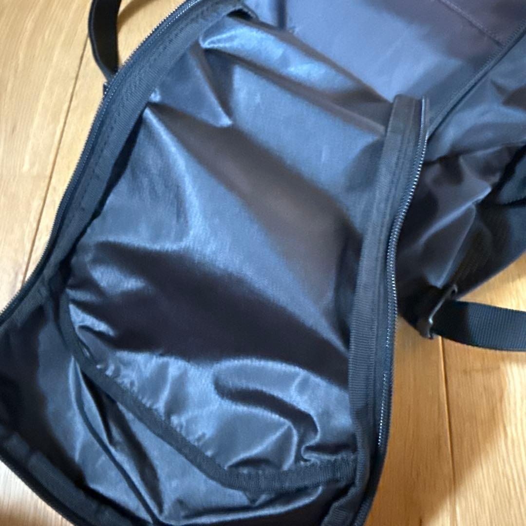 サロモン　Agile6SET 新古品未使用　商品タグ、フラスク付き