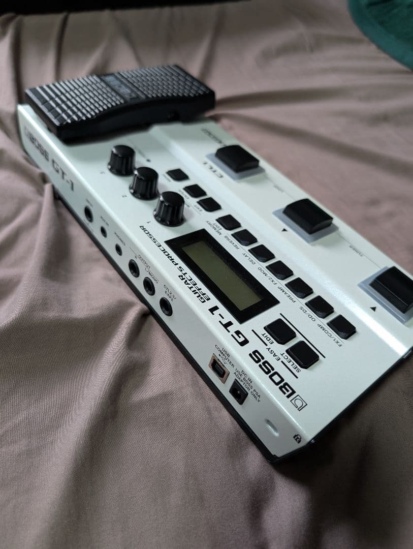 BOSS GT-1 【限定WHITE】