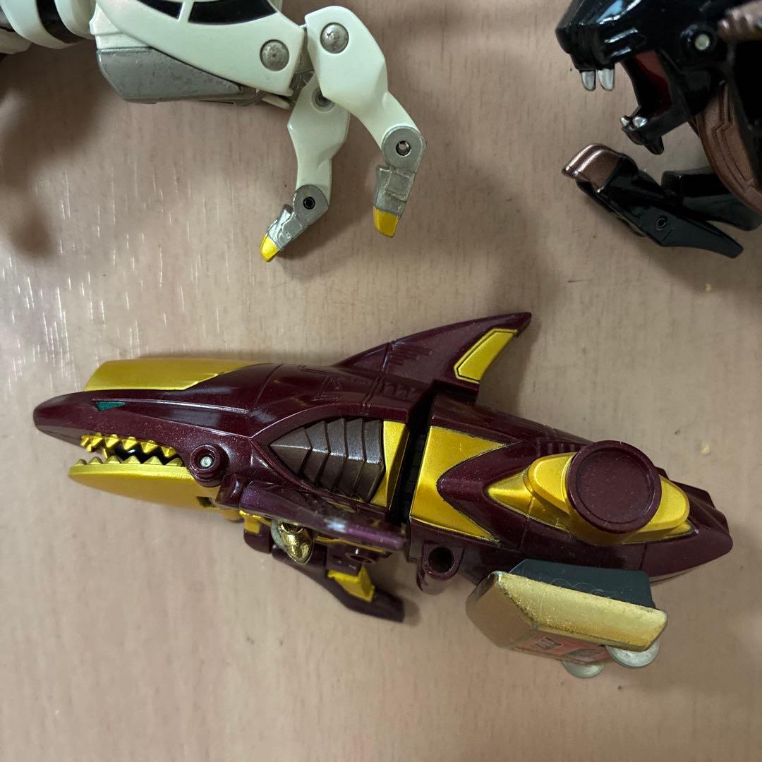 ⭐️希少⭐️ガオレンジャー　DXガオタイガー　ガオレオン　ガオソーシャーク 尻尾無し