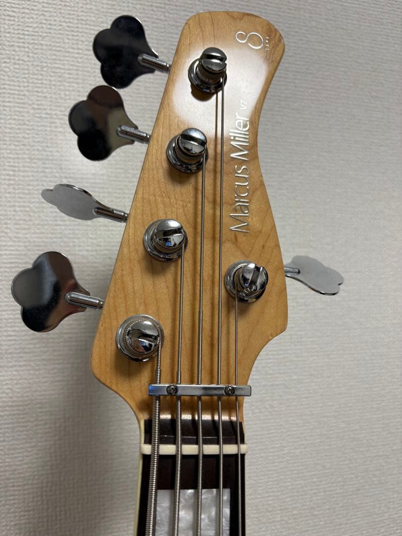 Marcus Miller Sire V7 5弦　Antique White