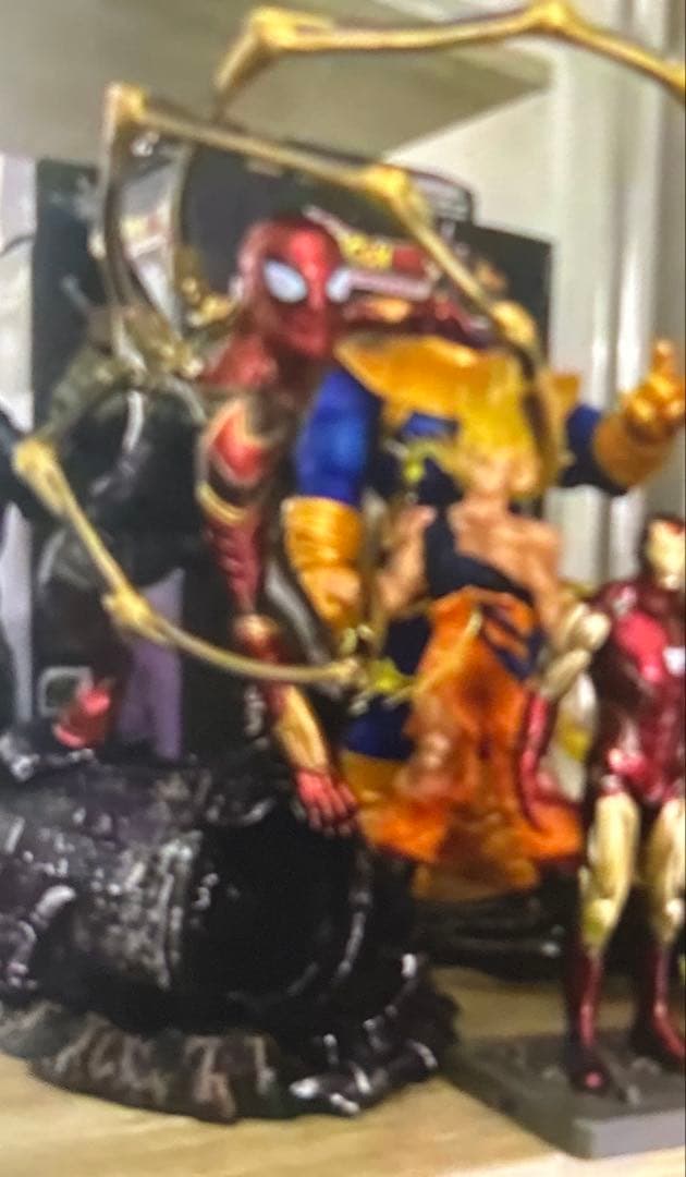 スパイダーマン アーマー付きフィギュア