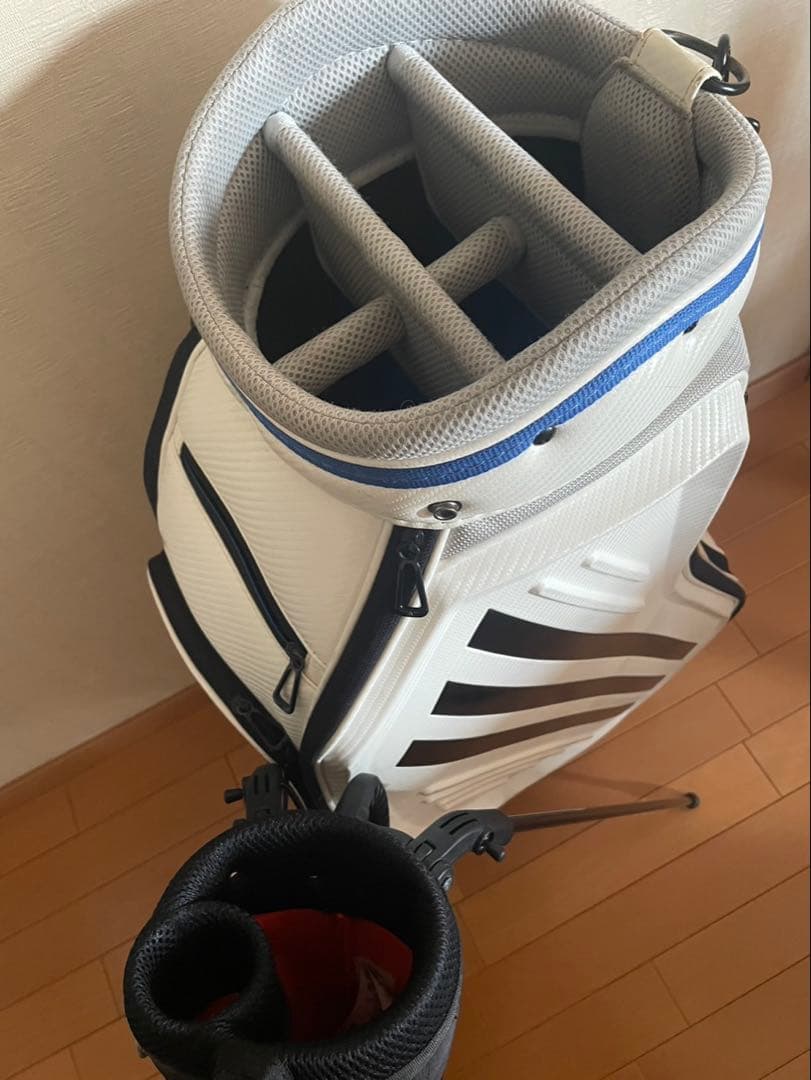 adidas ツアーモールドデザイン キャディバッグとサブバックセット
