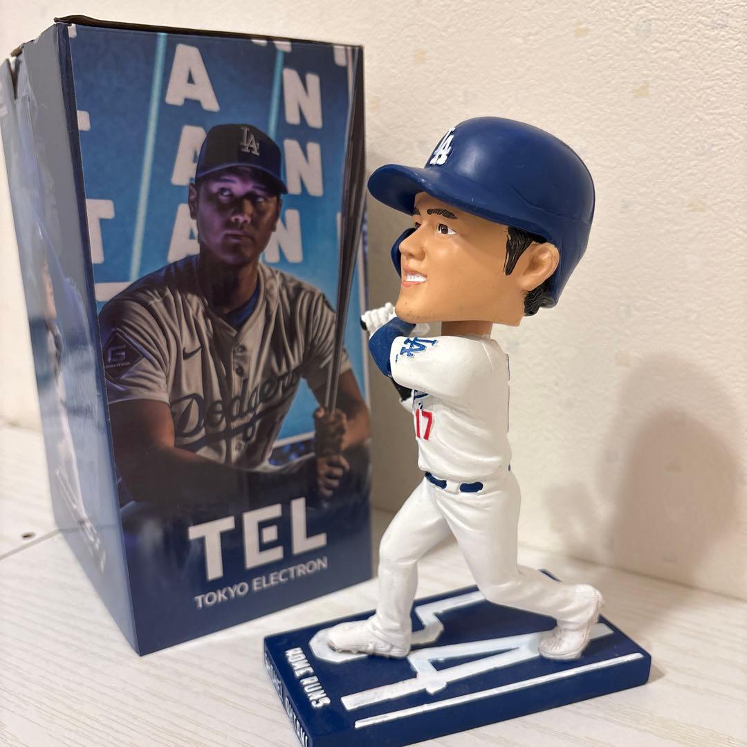 大谷翔平 ボブルヘッド & トロフィーセット