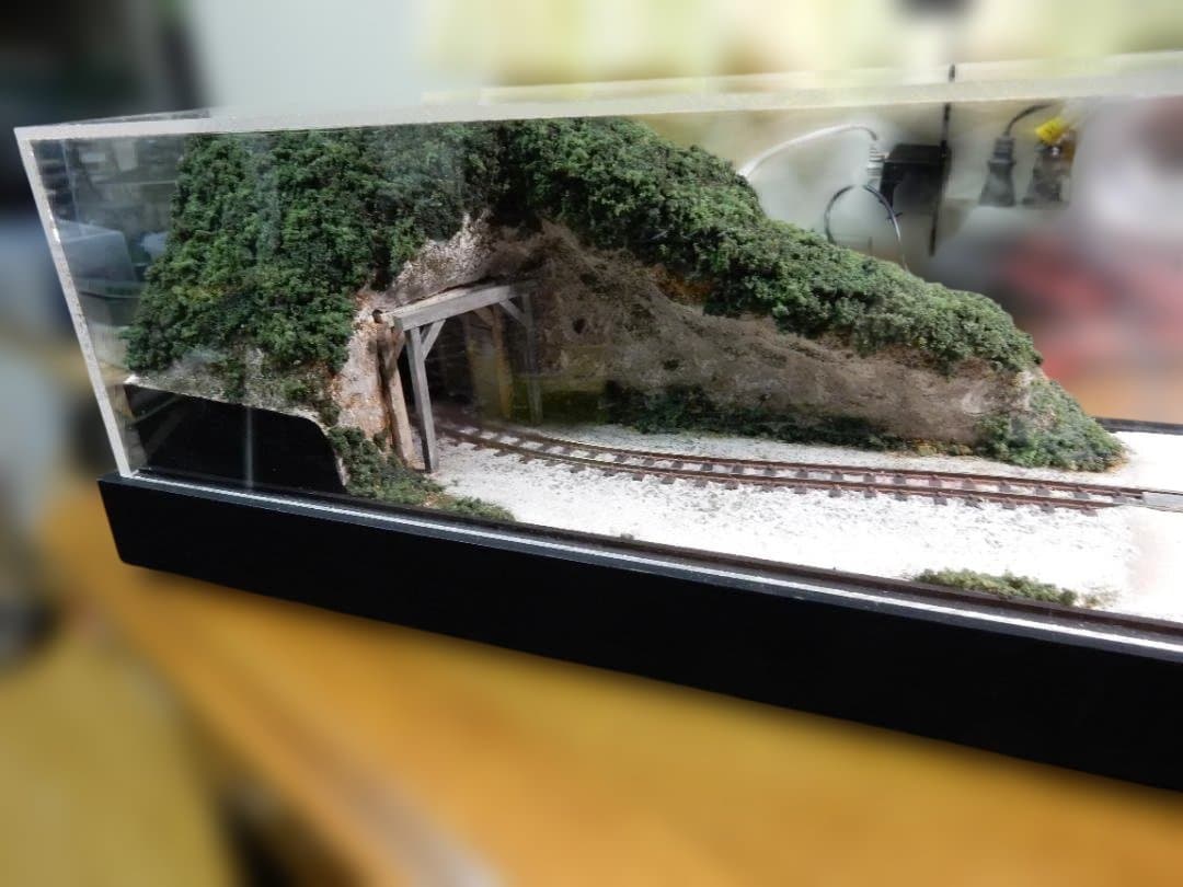 HOe(ナローゲージ) 鉄道模型 トンネル付きジオラマ