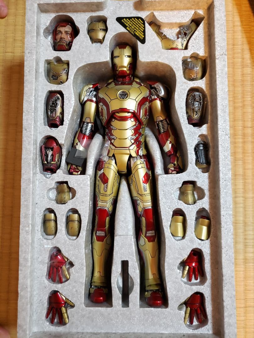 【新品未使用】ホットトイズ アイアンマン3 アイアンマン マーク42