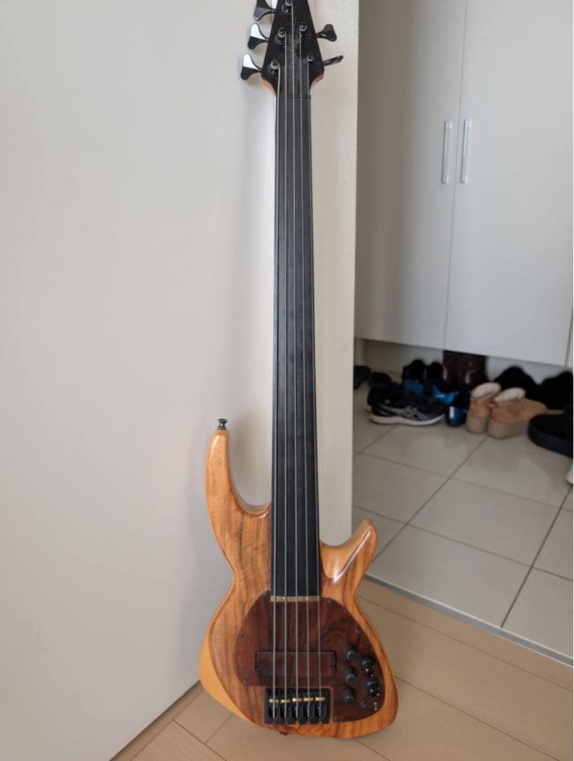 ベース Chris Larkin Reactor 5B (Aero PU / RMC)
