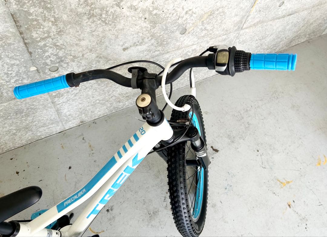20インチ Precaliber 身長114-132cm ホワイト　水色