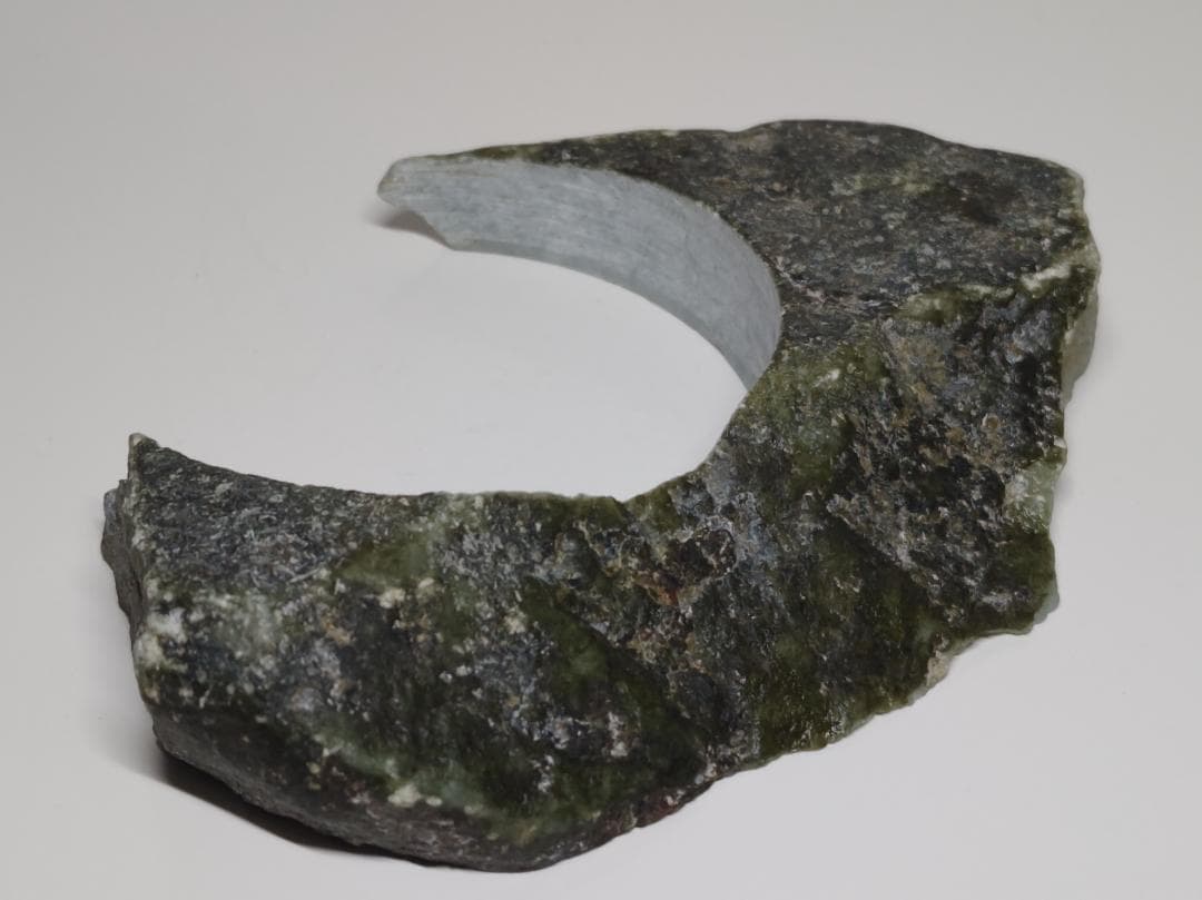 淡青 327g 翡翠 ヒスイ 原石 鑑賞石 自然石 誕生石 鉱物 鉱石 水石