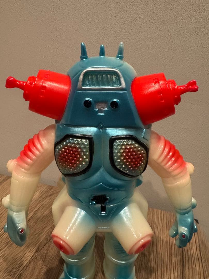 ブルマァク ブルマァクの怪獣シリーズ キングジョー 蓄光ブルー BM665