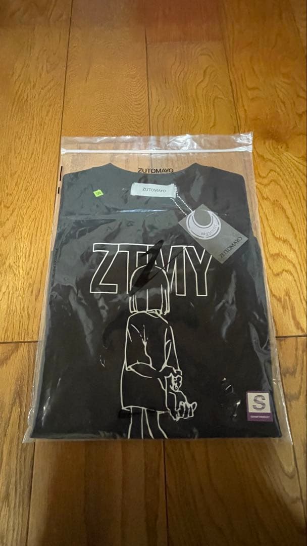 ずっと真夜中でいいのにRe:Re:ZTMYにらTシャツ ホワイトブラックSサイズ